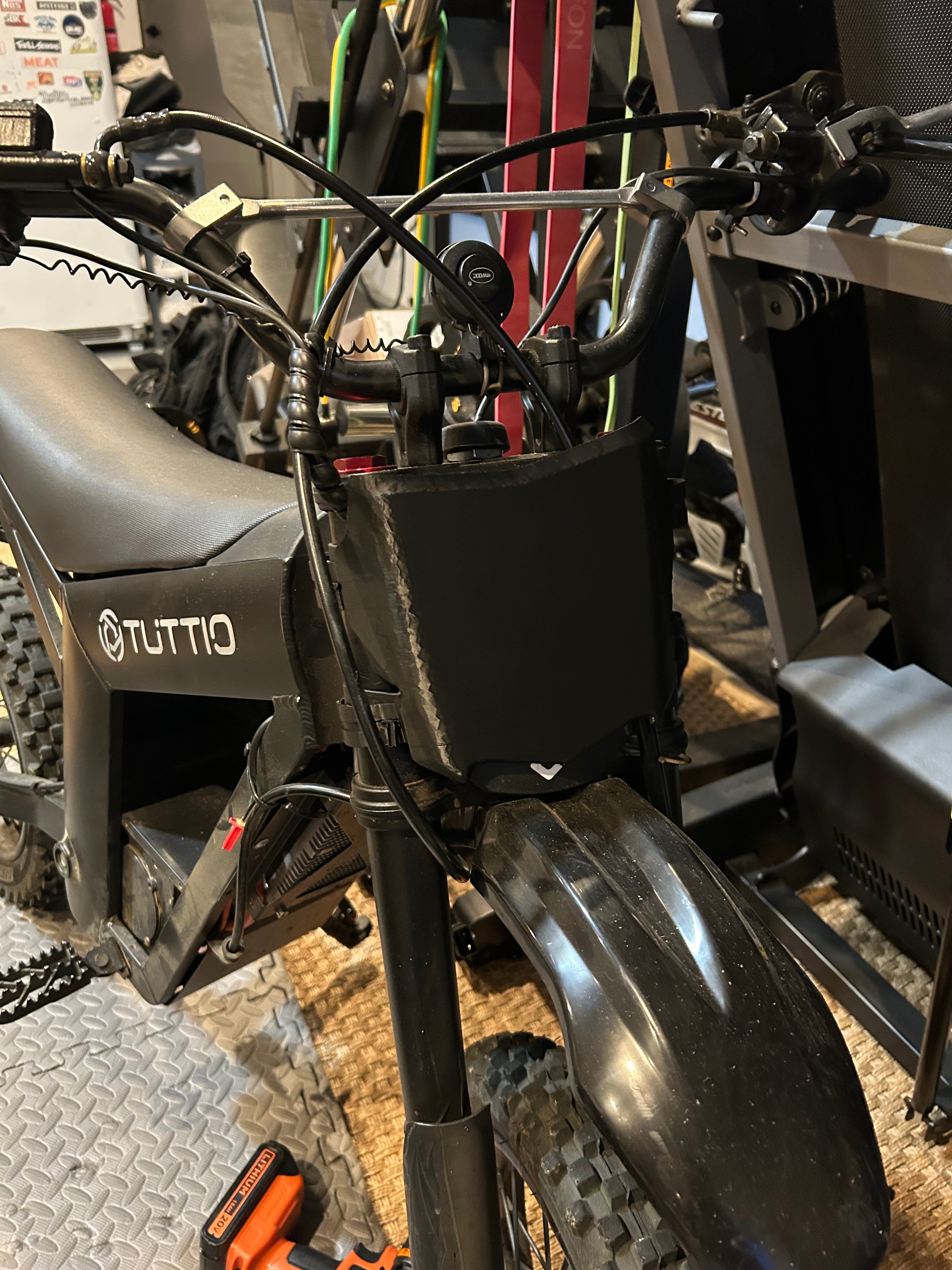 Motocutz style 3d printed plate