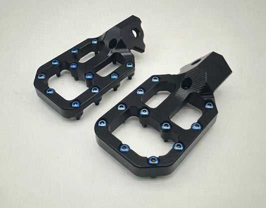 Metal Emoto pegs